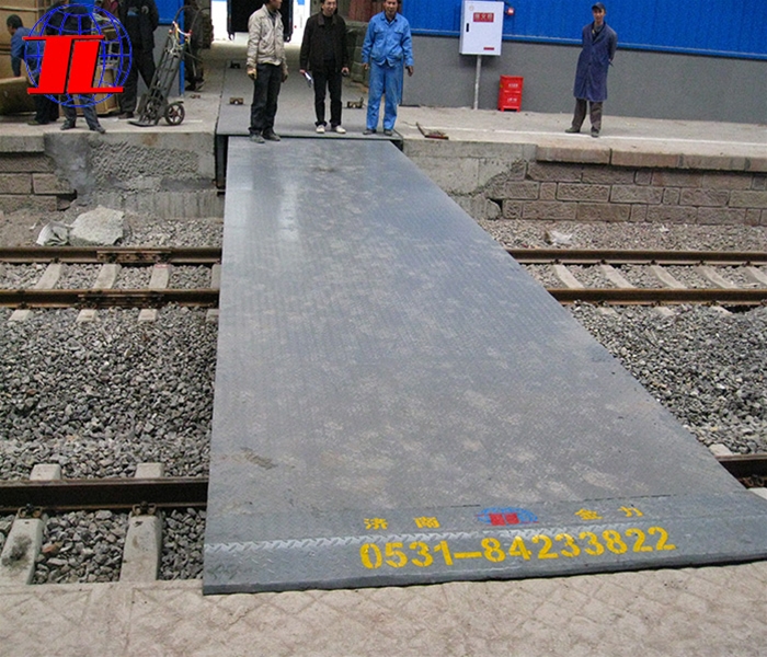 伸缩式铁路跨桥