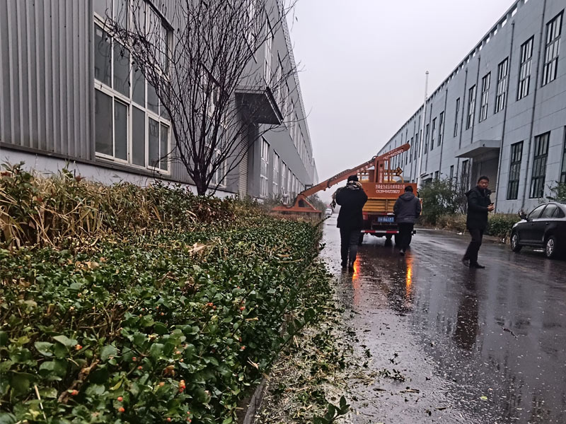 岳阳车载式绿篱修剪机的使用方法?